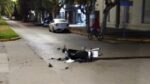 UNA MOTOCICLISTA FUE HOSPITALIZADA TRAS CHOCAR CON UN AUTOMÓVIL EN BROWN E IRIGOYEN