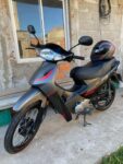 ROBARON UNA MOTOCICLETA MIENTRAS SU DUEÑA CURSABA EN EL INSTITUTO 27