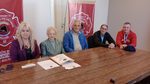 GANÓ EL PREMIO POR PAGO CONTADO DE LA RIFA DE BOMBEROS Y DECIDIÓ DONAR UNA PARTE